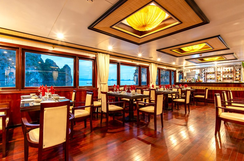 Swan Cruises Restaurant 01