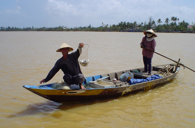 vietnam - hoi an fisherman_01