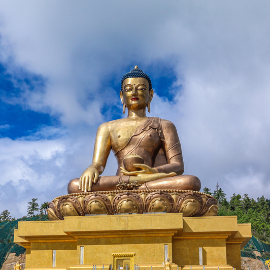 Den 51,5 meter høje guldfarvede buddhastatue ved 'Buddha Point'.