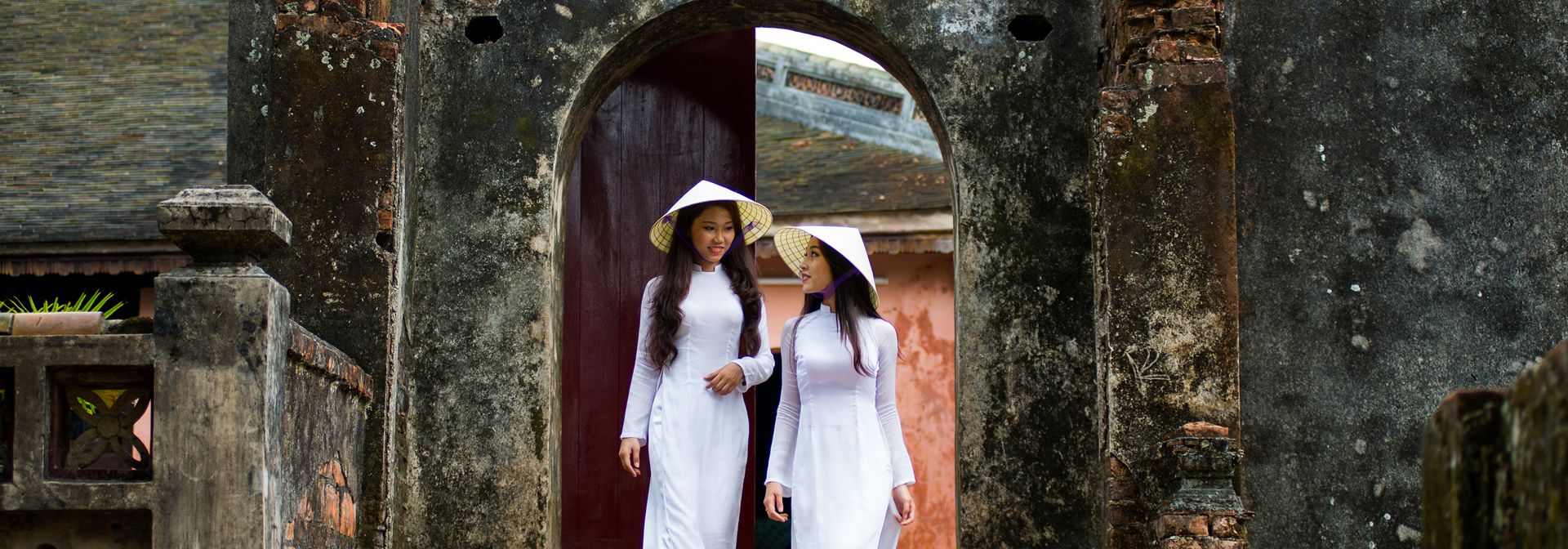 Vietnam - vietnam_befolkning_pige_hvid kjole_01