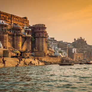 Ganges løber igennem Varanasi