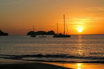 costa rica - hermosa beach_sunset_01