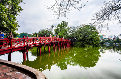 Vietnam - hanoi_hoan kiem lake_roed bro_01