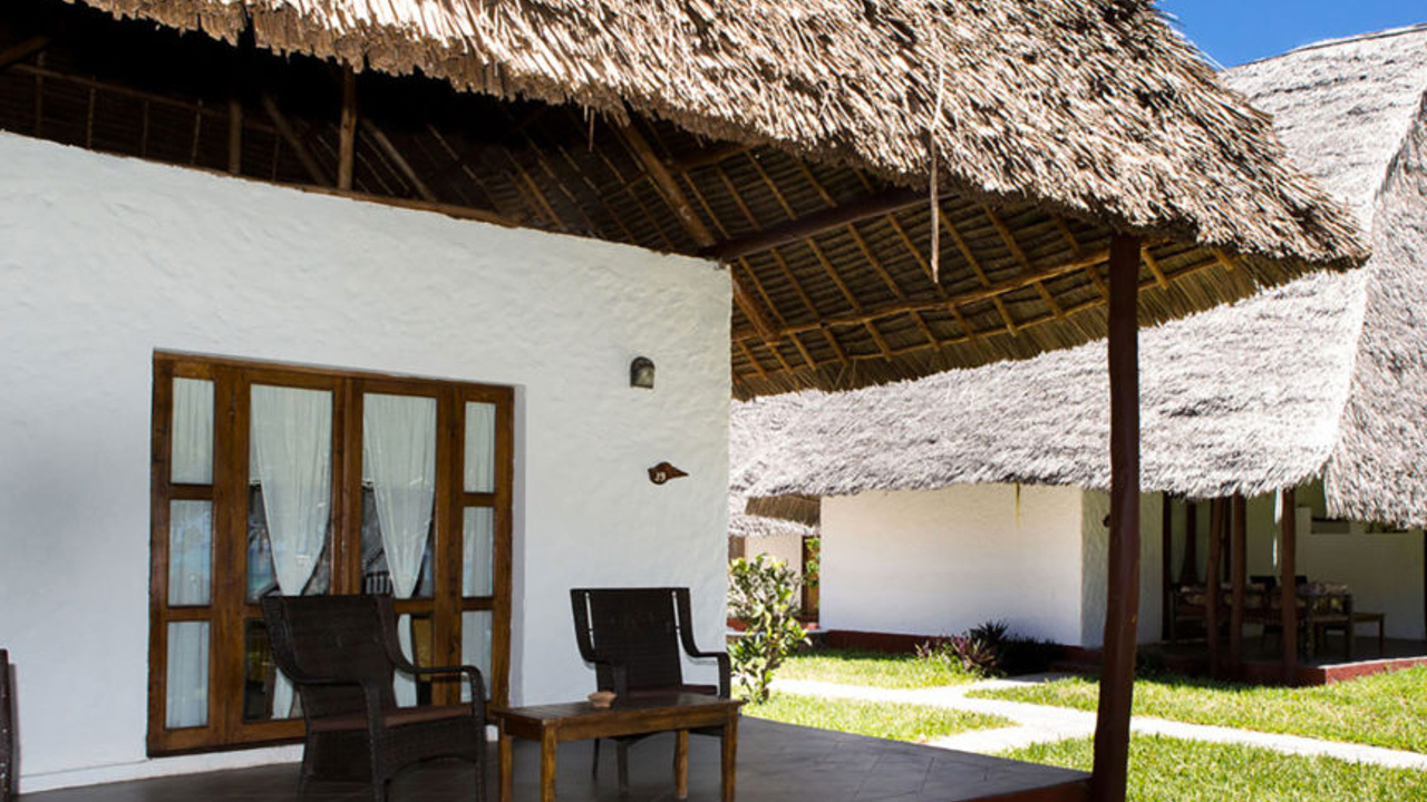 karafuu resort_cottage vaerelse_01