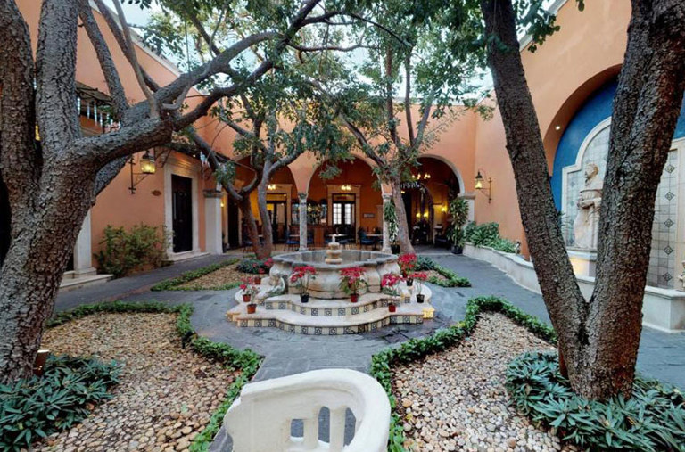 mexico - merida - Hotel Boutique La Misión de Fray Diego_ude område_01