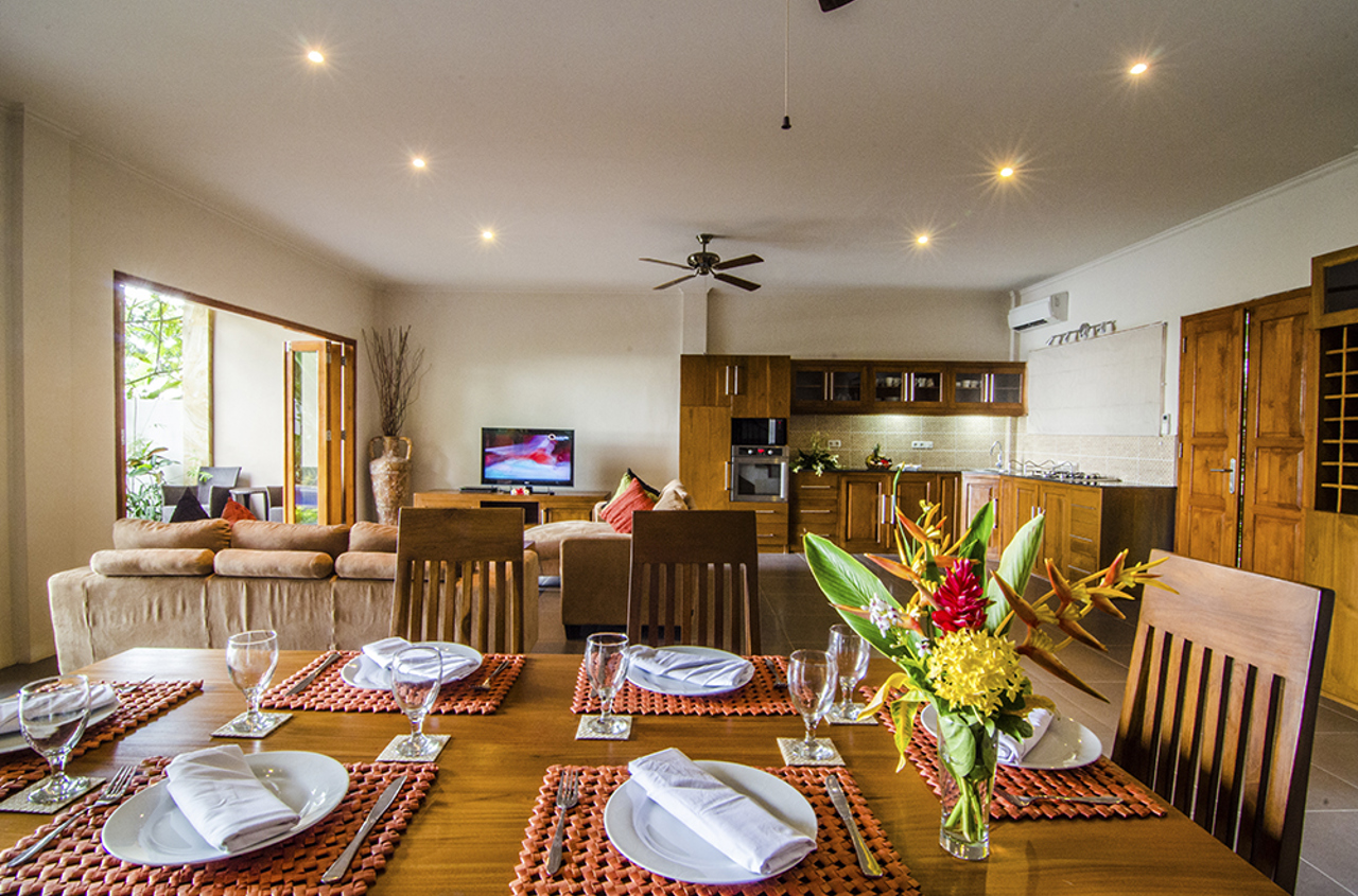 bali - lovina - the lovina resort_terrace villa_dining room