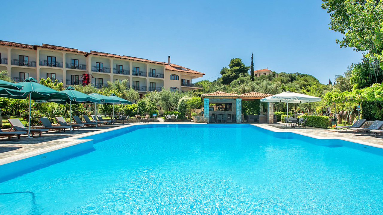 Hotel Europa Olympia Pool 02