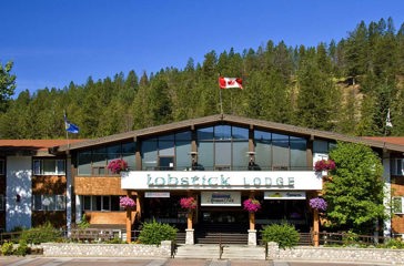 Lobstick Lodge Exterior 06