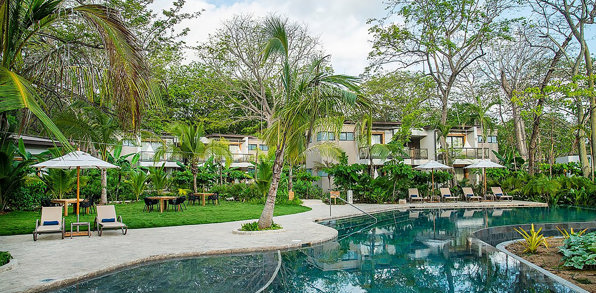 Hotel Nantipa Pool 01