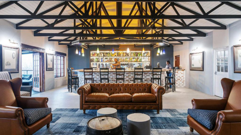 Etosha Safari Lodge lounge_02
