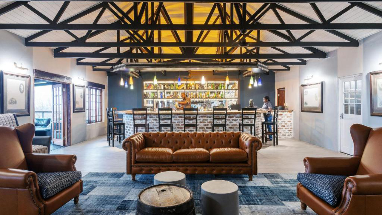 Etosha Safari Lodge lounge_02