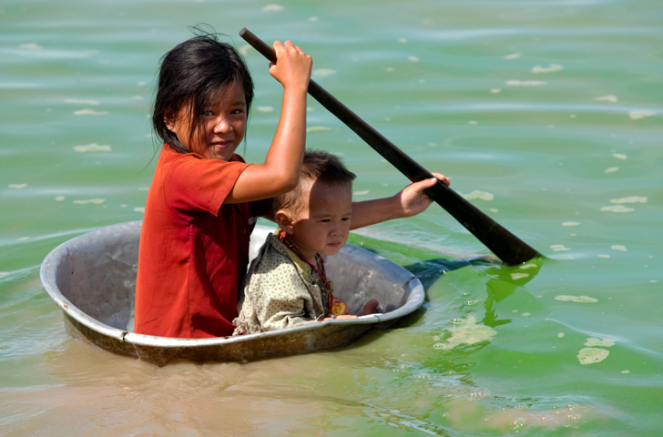 Vietnam - mekong floden_befolkning_pige_baad_01
