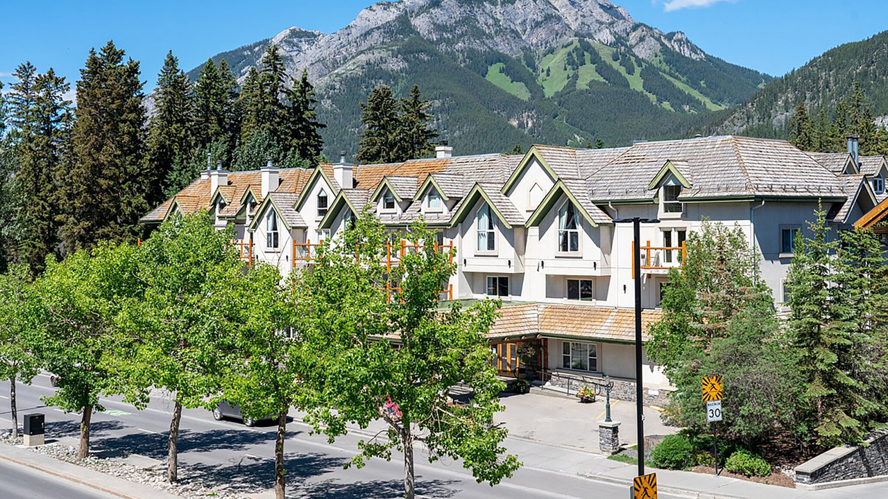 The Rundlestone Lodge Ext