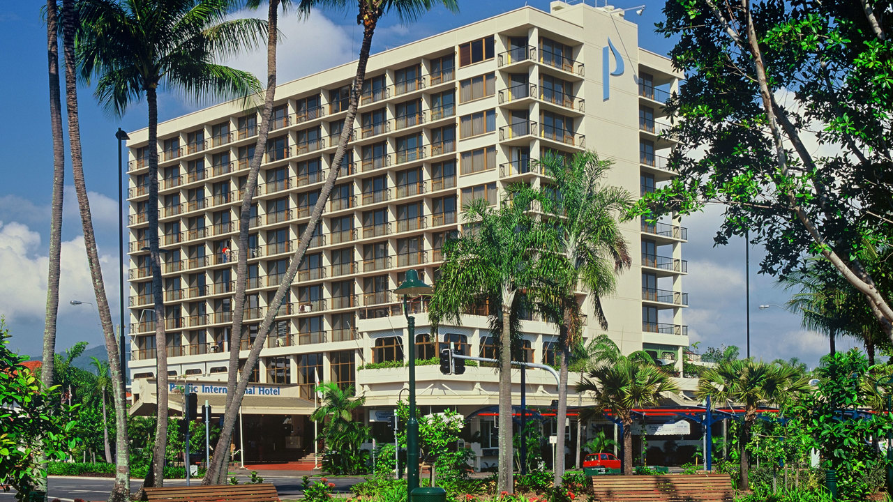 Pacifichotelcairns Exterior 13