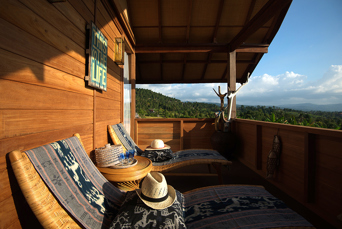 bali - munduk - sanak retreat_vaerelse_terrasse_01