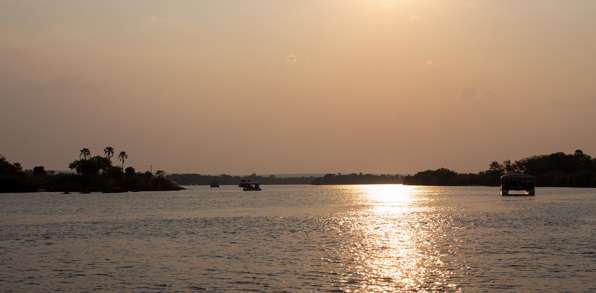 Zimbabwe 2025 Mikkel 0818 Sejlads På Zambezi Floden