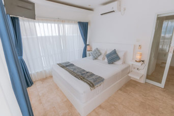 Beach Bungalow Bed