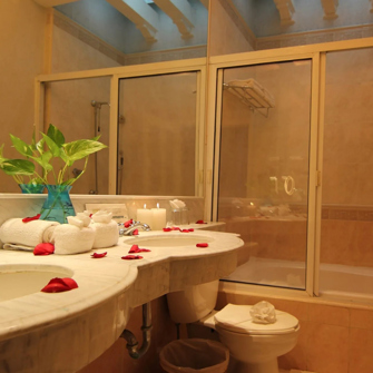 mexico - merida - Hotel Boutique La Misión de Fray Diego_junior suite badeværelse_01