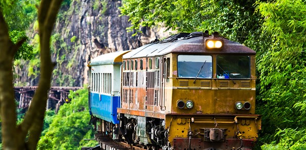 Da japanerne havde besat Thailand i 42-43, ønskede de en jernbane fra Bangkok til Rangoon (Yangon) i Burma.
