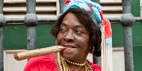 cuba - cuba_befolkning_kvinde_cigar_04