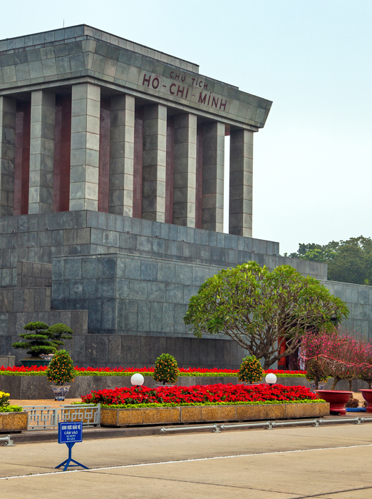 Vietnam - hanoi_ho chi minh_mausoleum_06