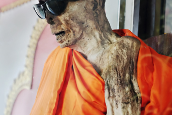 Den Mumificerede Munk I Koh Samui