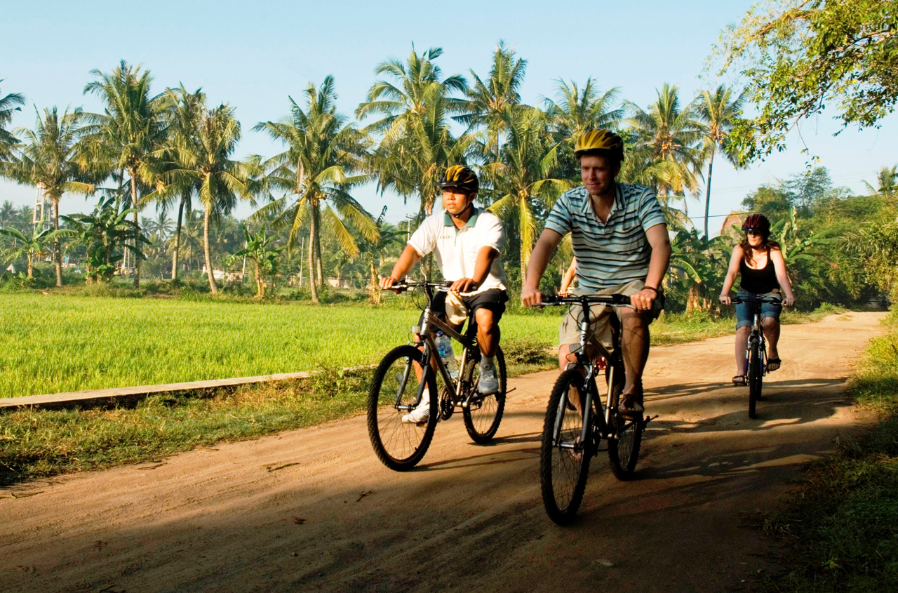 bali - lombok - Merumatta_Senggigi_Lombok_bike_01