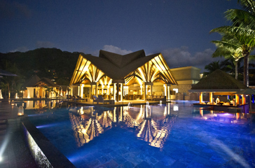 seychellerne - la digue - domaine l orangerie_restaurant by night
