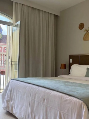 Juma Opera Hotel Premium Opera House View 01