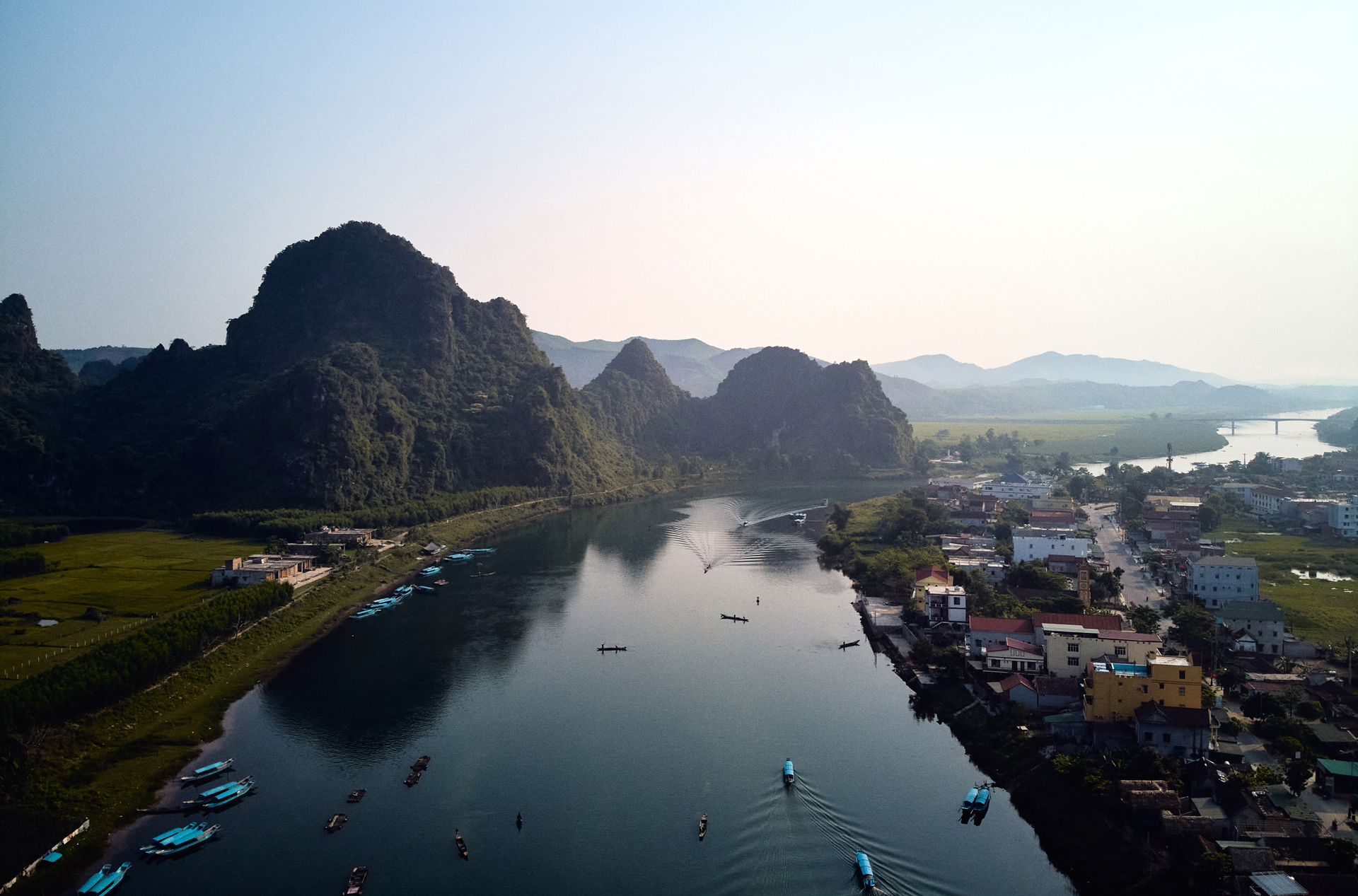 Dong Hoi Nhat Le Flod 01