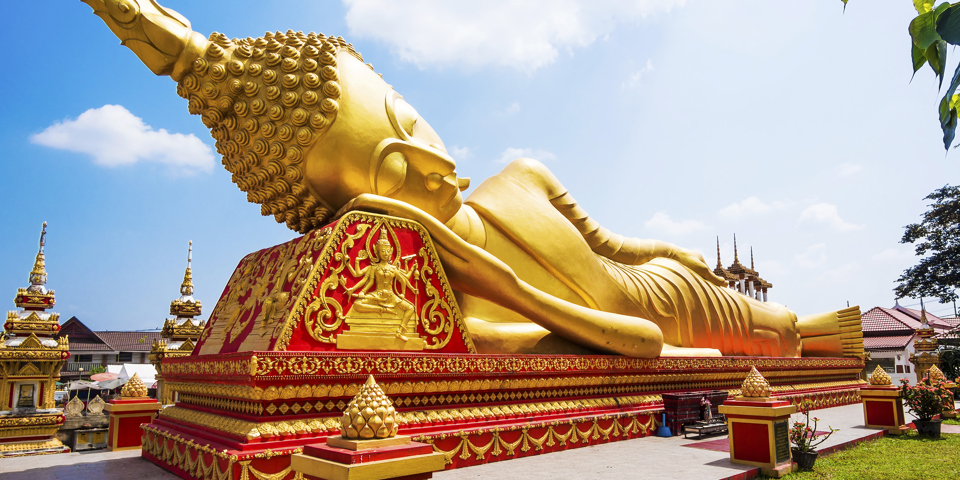 laos - vientiane_wat pha that luang_buddha_01