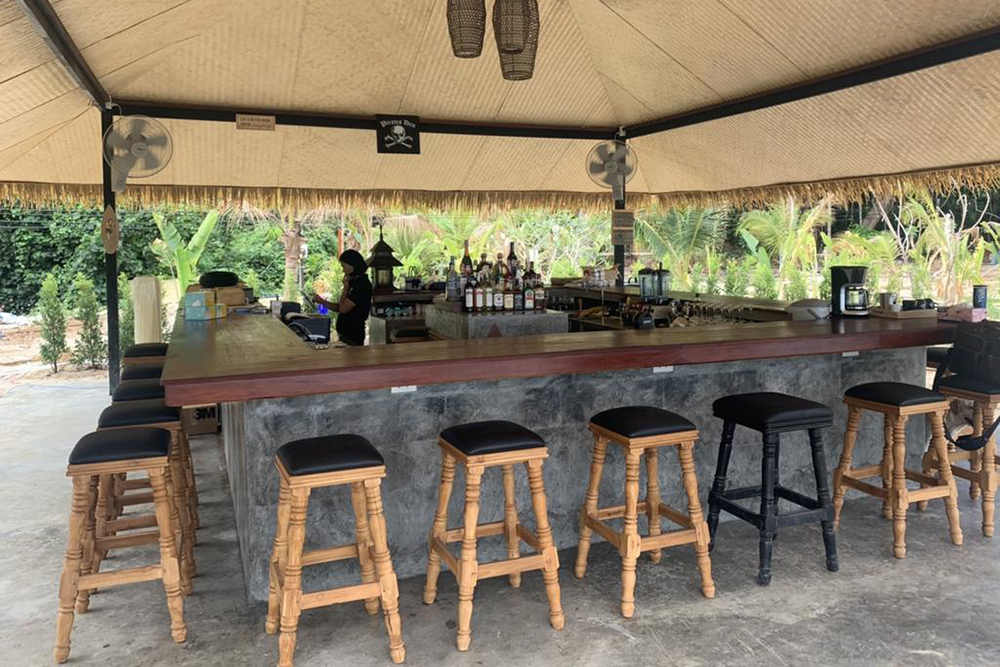 thailand - Mali resort_Koh Kradan_bar_01