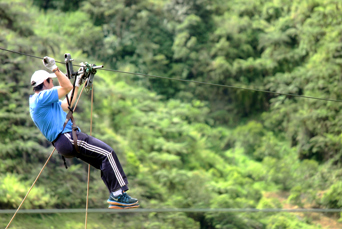 ecuador_banos_ziplining_01