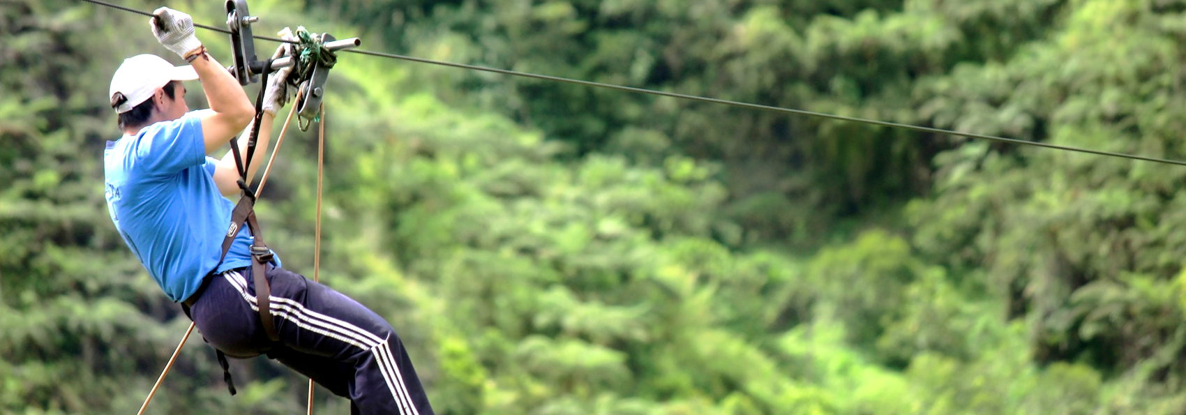 ecuador_banos_ziplining_01