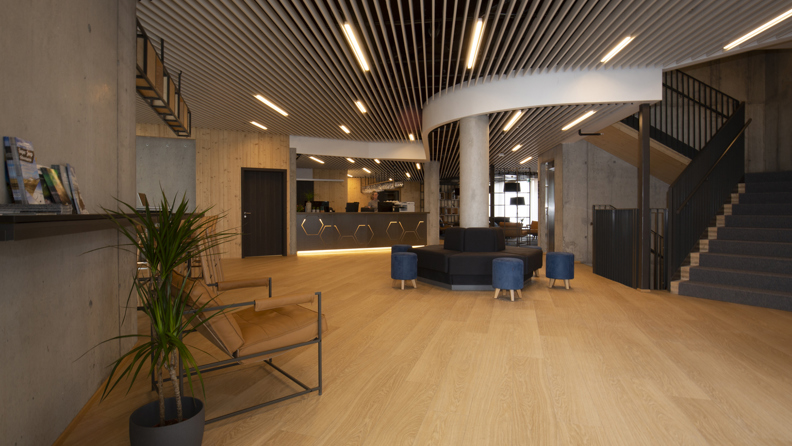 landhotel_lobby_01