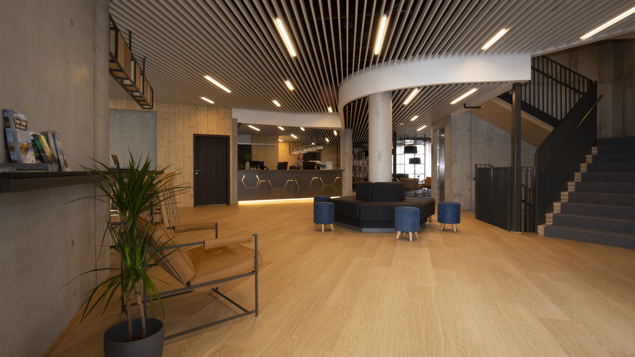 landhotel_lobby_01