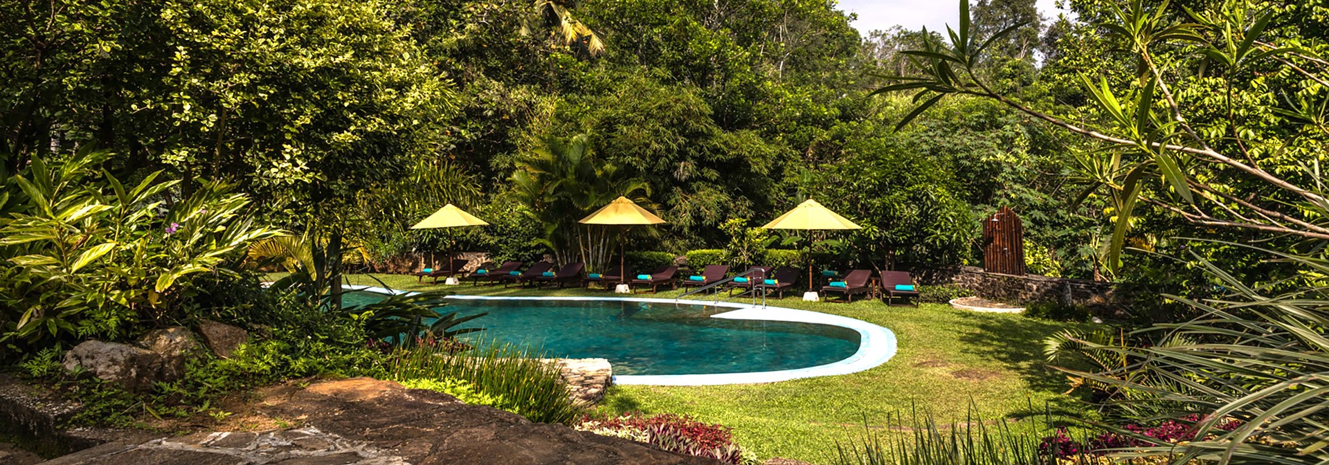 Galavilla Boutique Hotel Pool 03