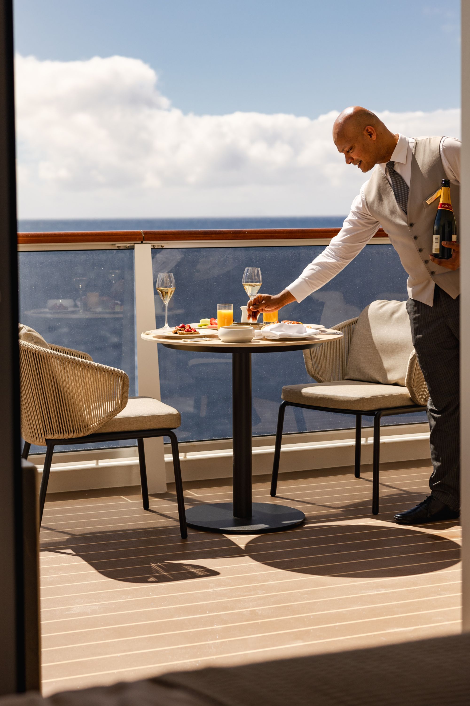 Explora Journeys Cabin Service HR 143