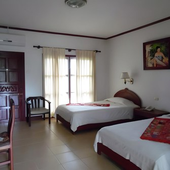 Standard twin room