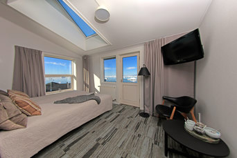 Deluxe Explorer Room