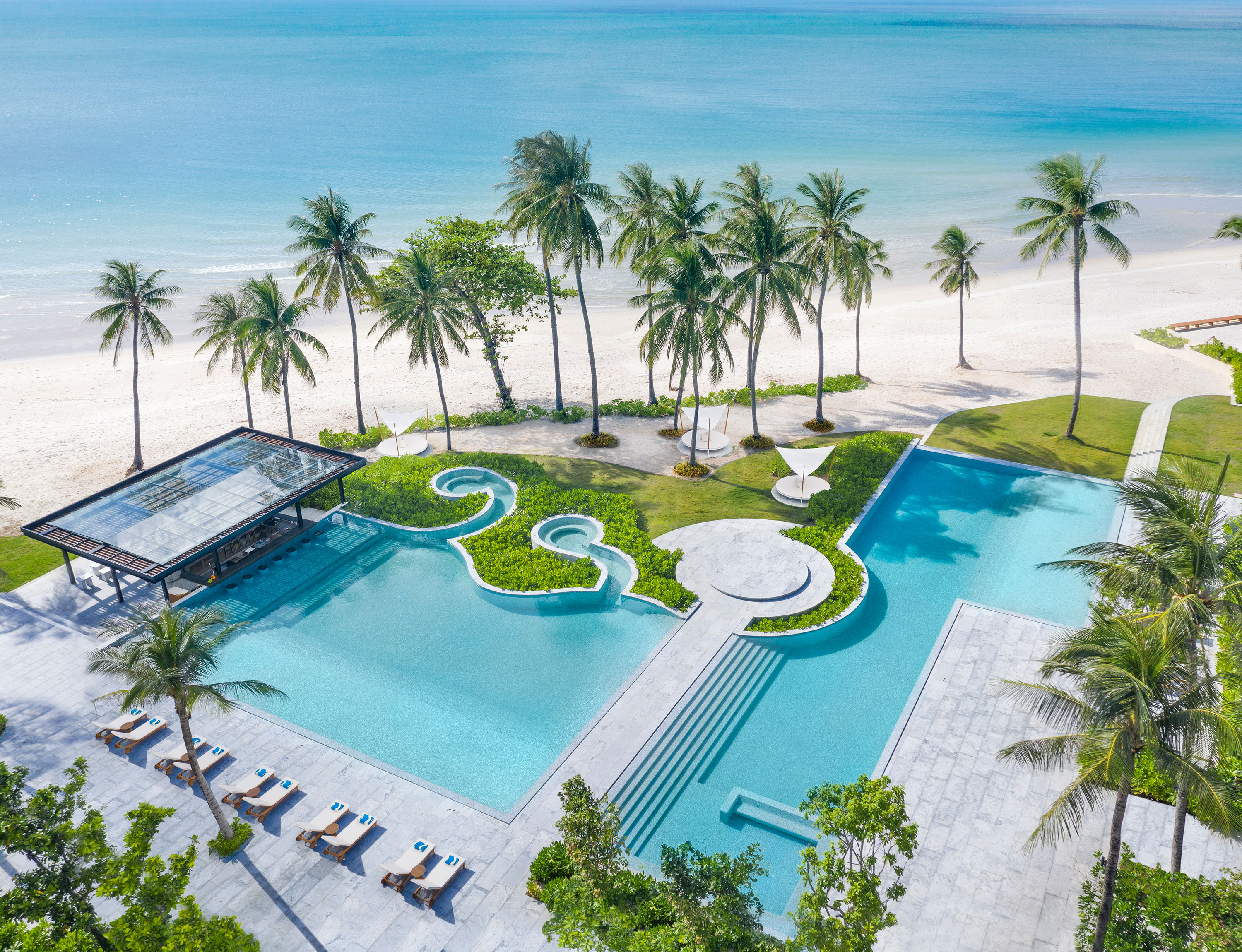 Crs Overview Main Pool 01