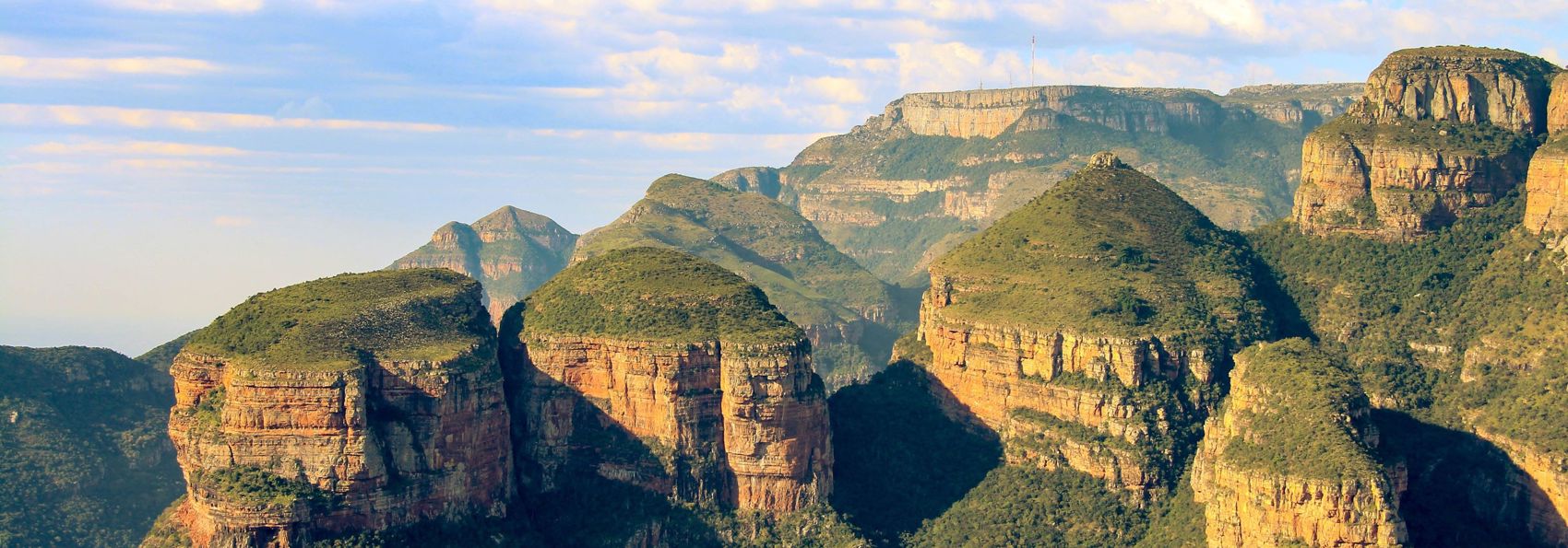 Three Rondavels 537160732