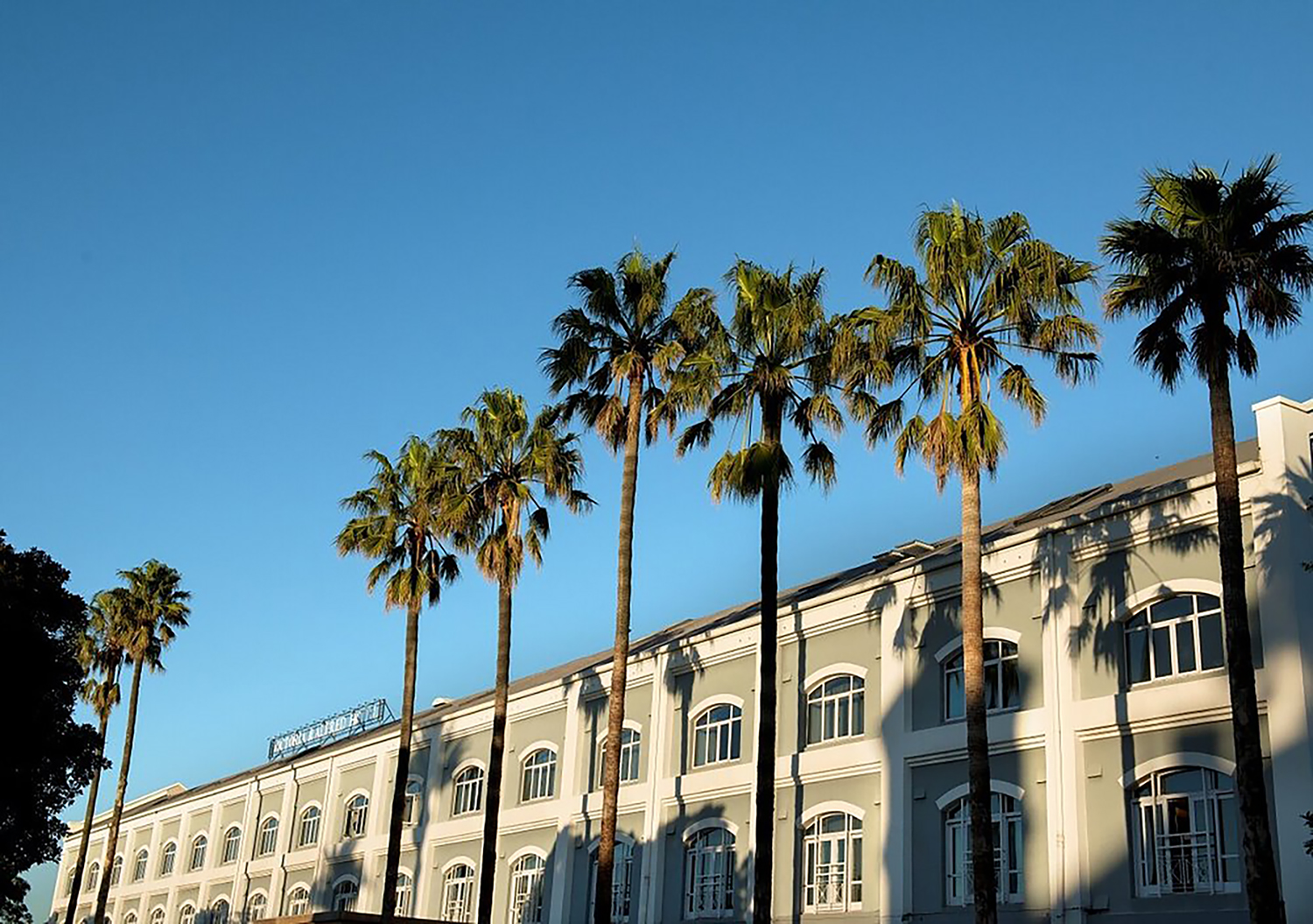 Victoria & Alfred Hotel Facade 02