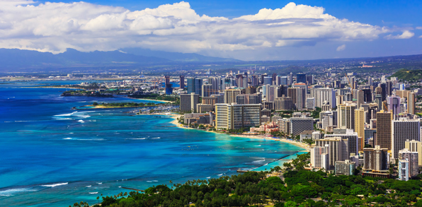 Vores rejse starter i Honolulu, hvor vi bor på...