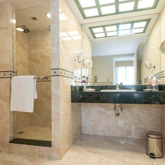Emperador Hotel Buenos Aires Agentina Deluxe Bathroom
