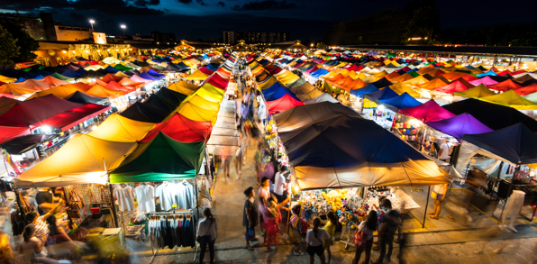 Bangkok Markeder Om Aftenen