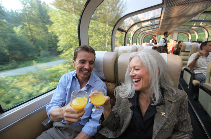 canada - rocky mountaineer_tog_mennesker_01