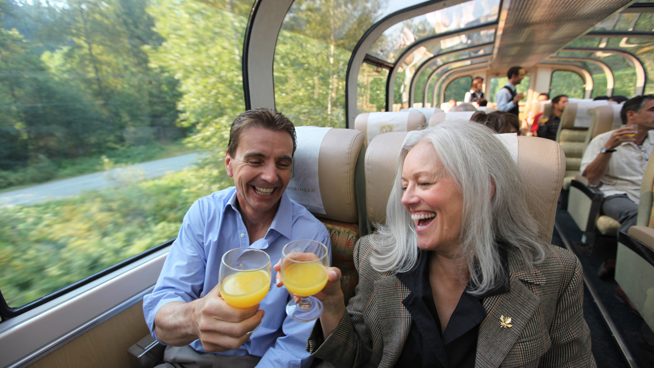 canada - rocky mountaineer_tog_mennesker_01