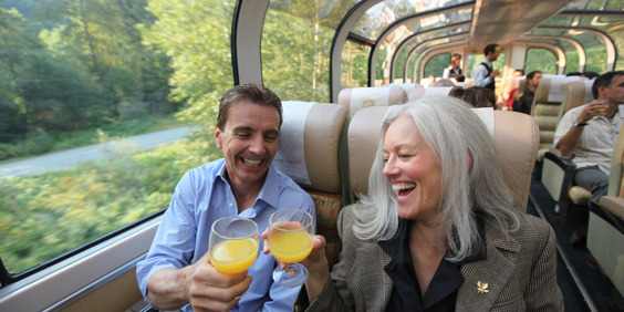 canada - rocky mountaineer_tog_mennesker_01