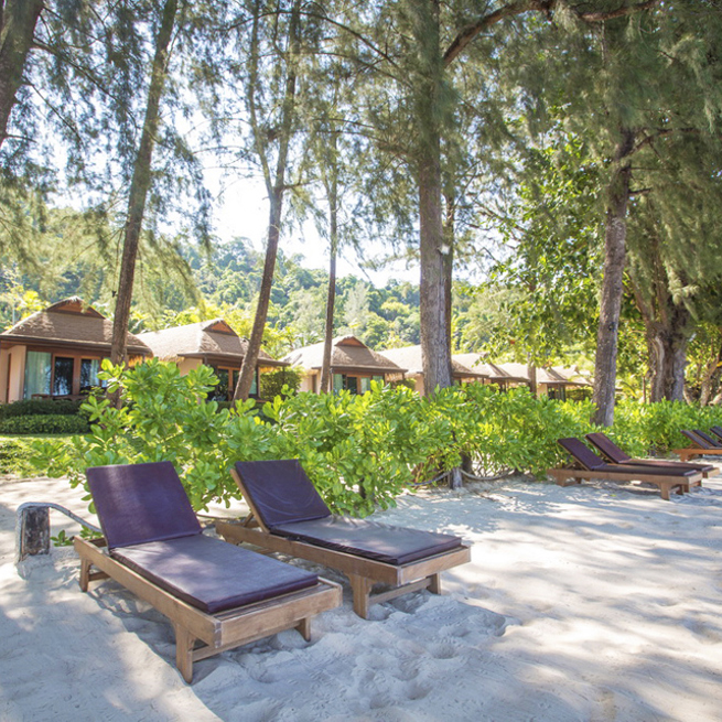 thailand - tup kaek sunset beach resort_vaerelse_deluxe beachfront_01